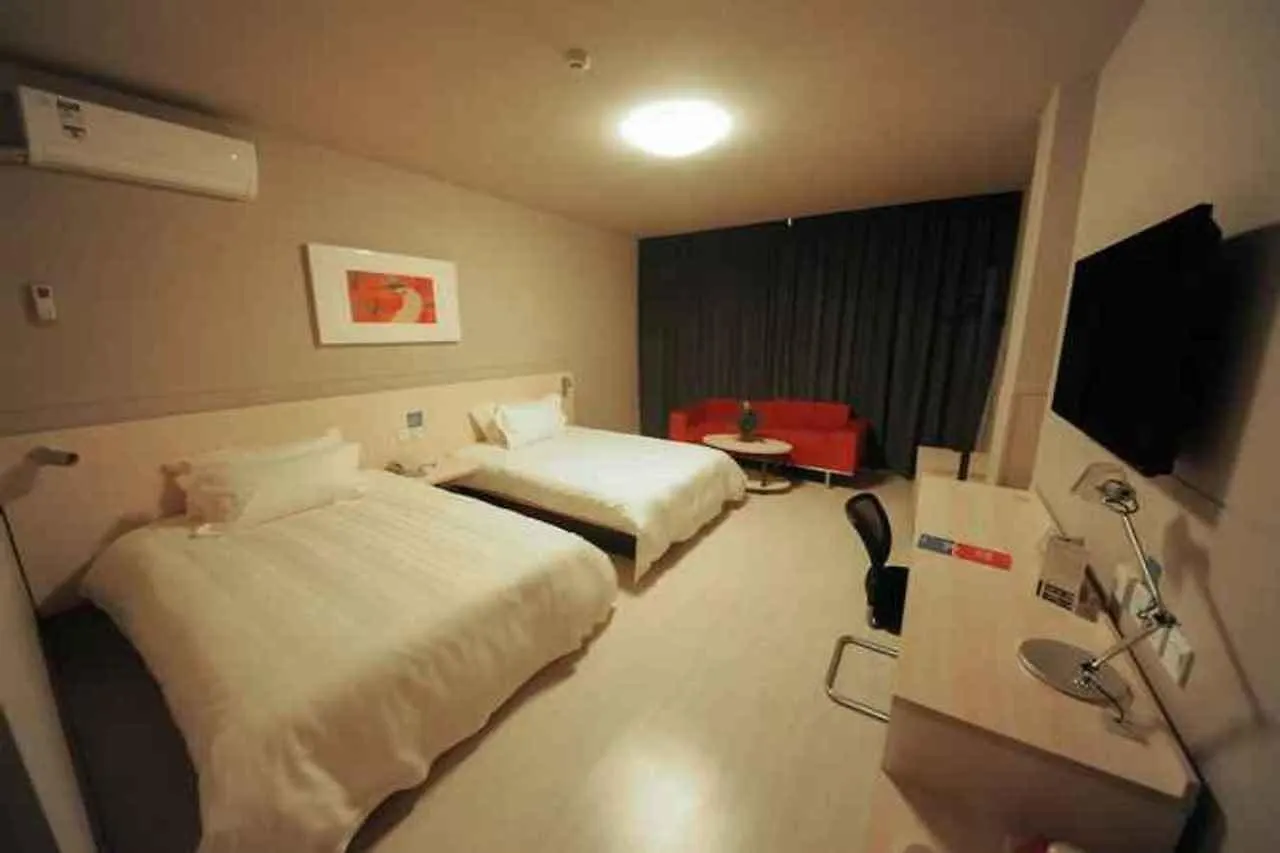 Jinjiang Inn Xiangzhou Lovers Road C Zhuhai 2*,  China